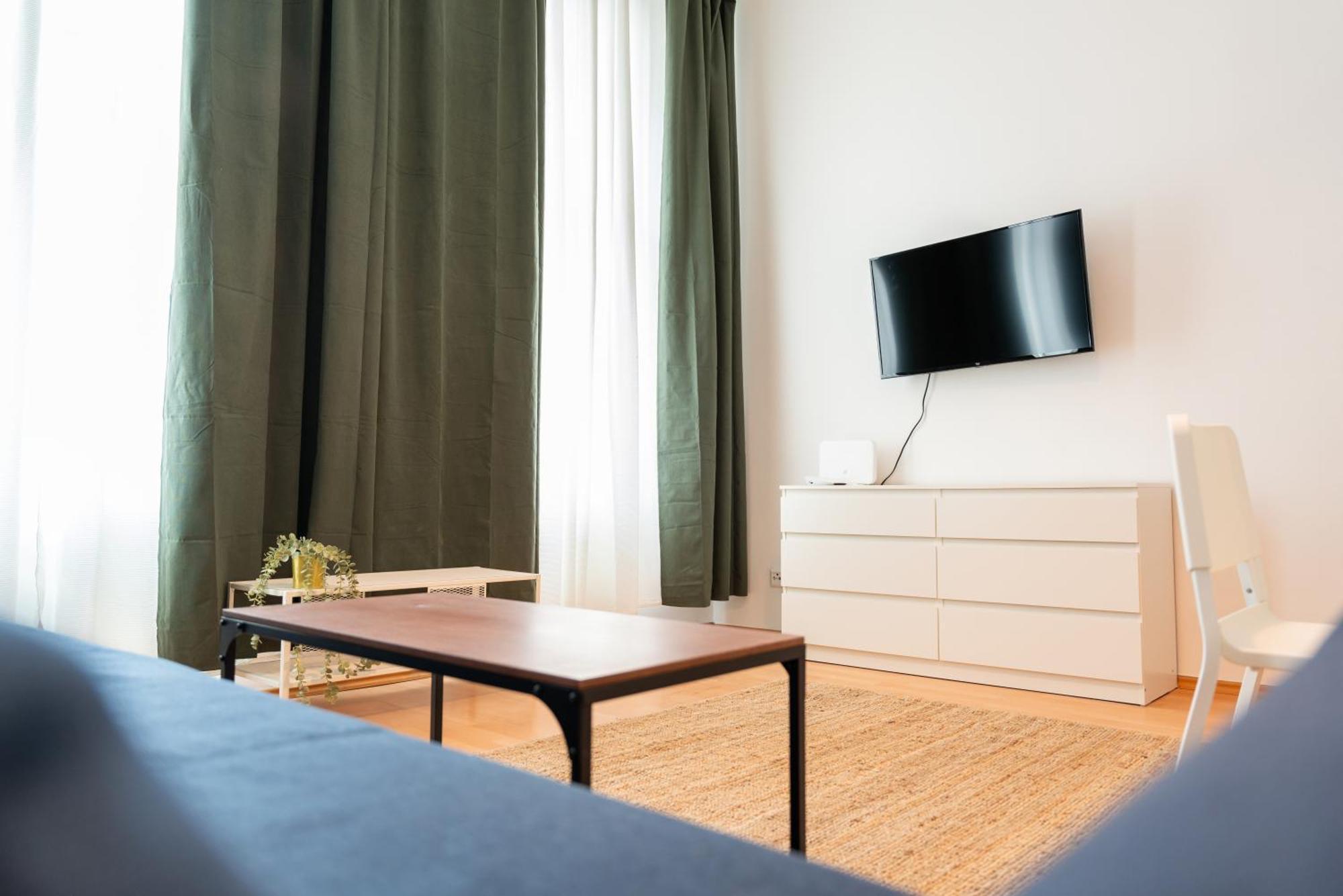 1110 Apartament