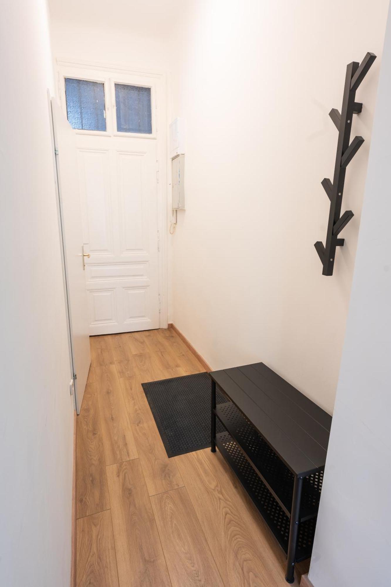 Apartament 1110 *